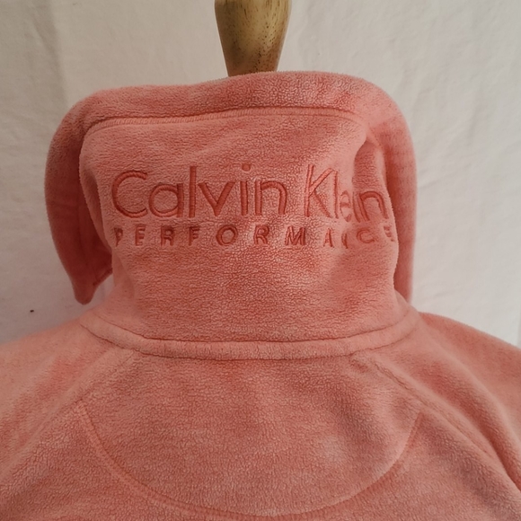 Calvin Klein - Picture 2 of 3